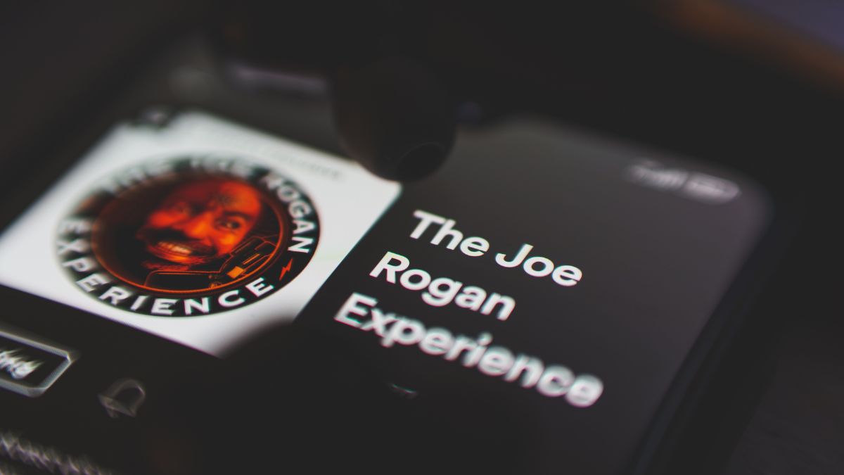 joe rogan podcast gehhKH36432KH host radio spotify